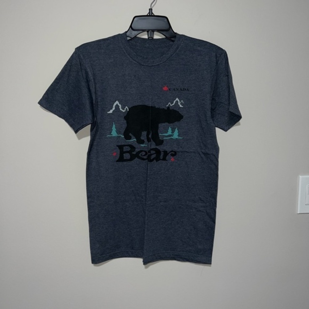 NWOT Dark grey Canada Bear T-shirt Small